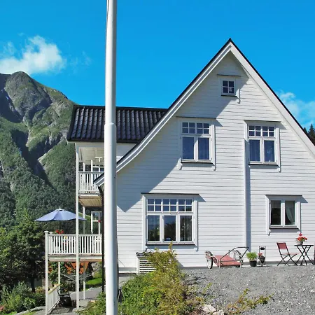 Alpesi faház Esefjord By Interhome Balestrand